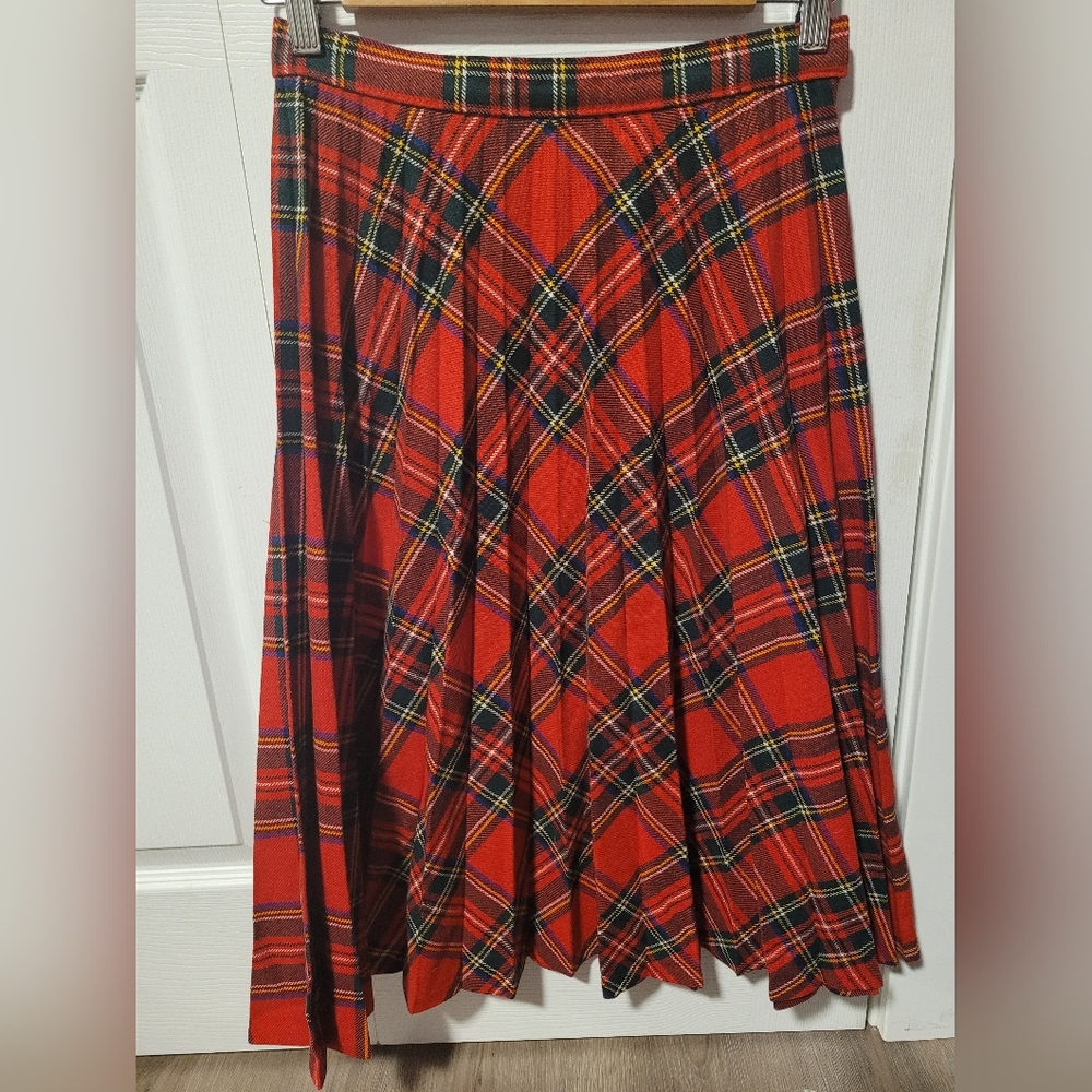 ROYAL Stewart TARTAN vintage ST MICHEALS pleated Wollen Skirt - Picture 1 of 6